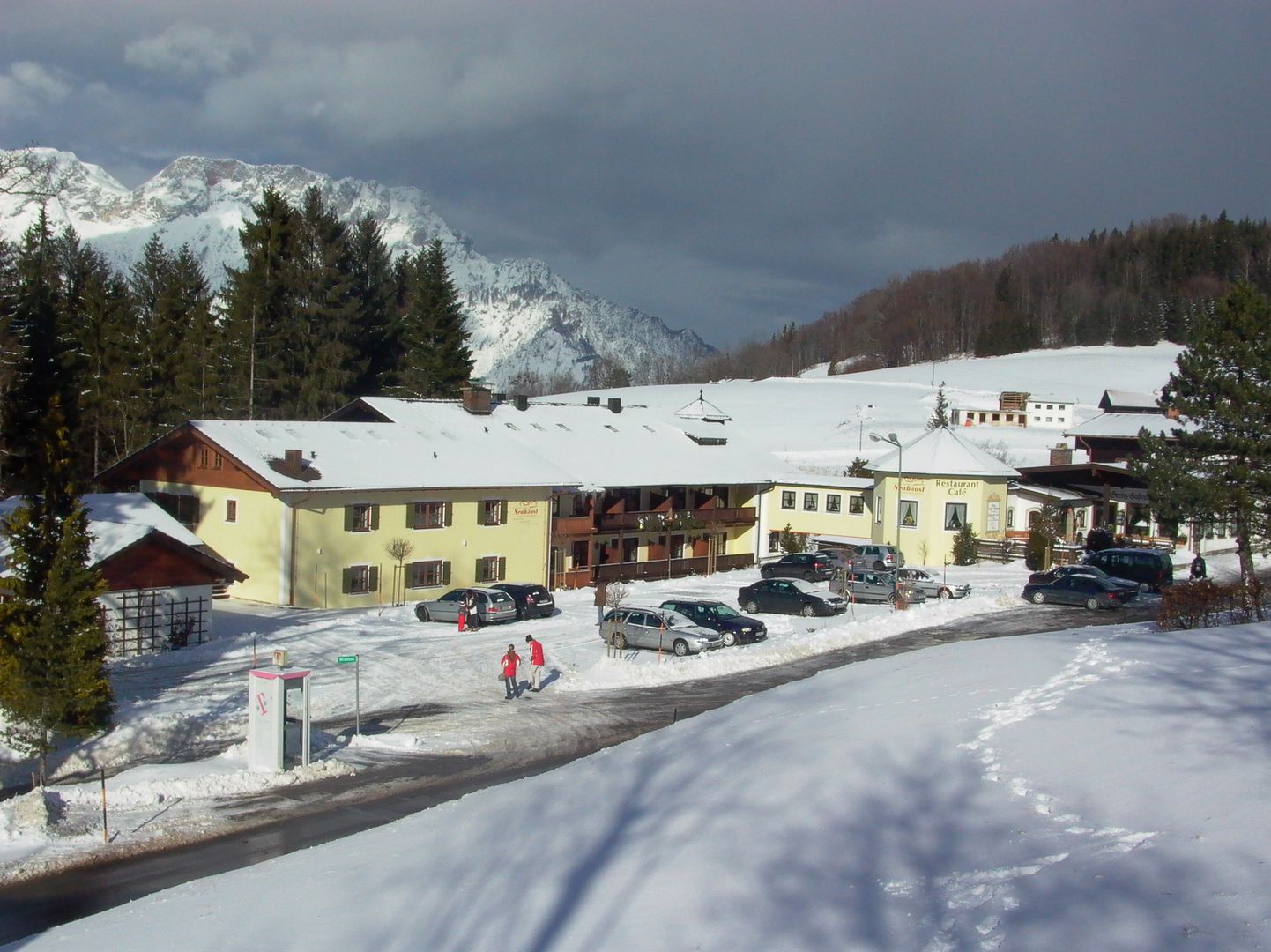 Hotel Neuh Usl