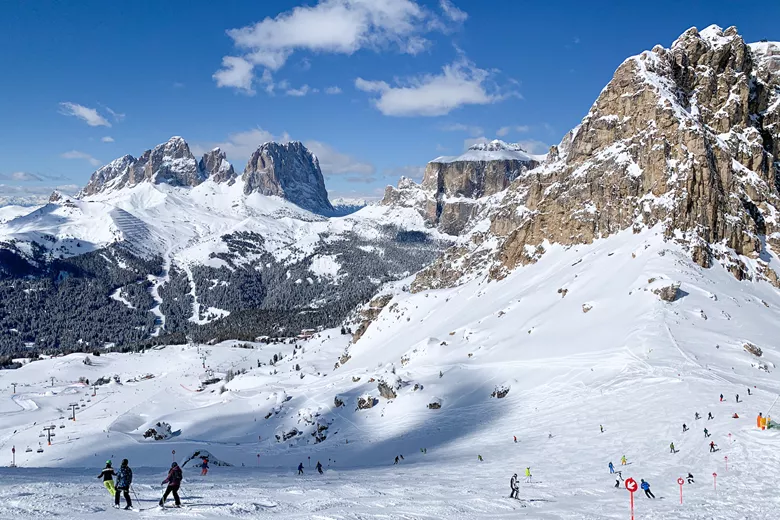 Rodella Neue 3S-Umlaufbahn zum Col Rodella in Val di Fassa ab...