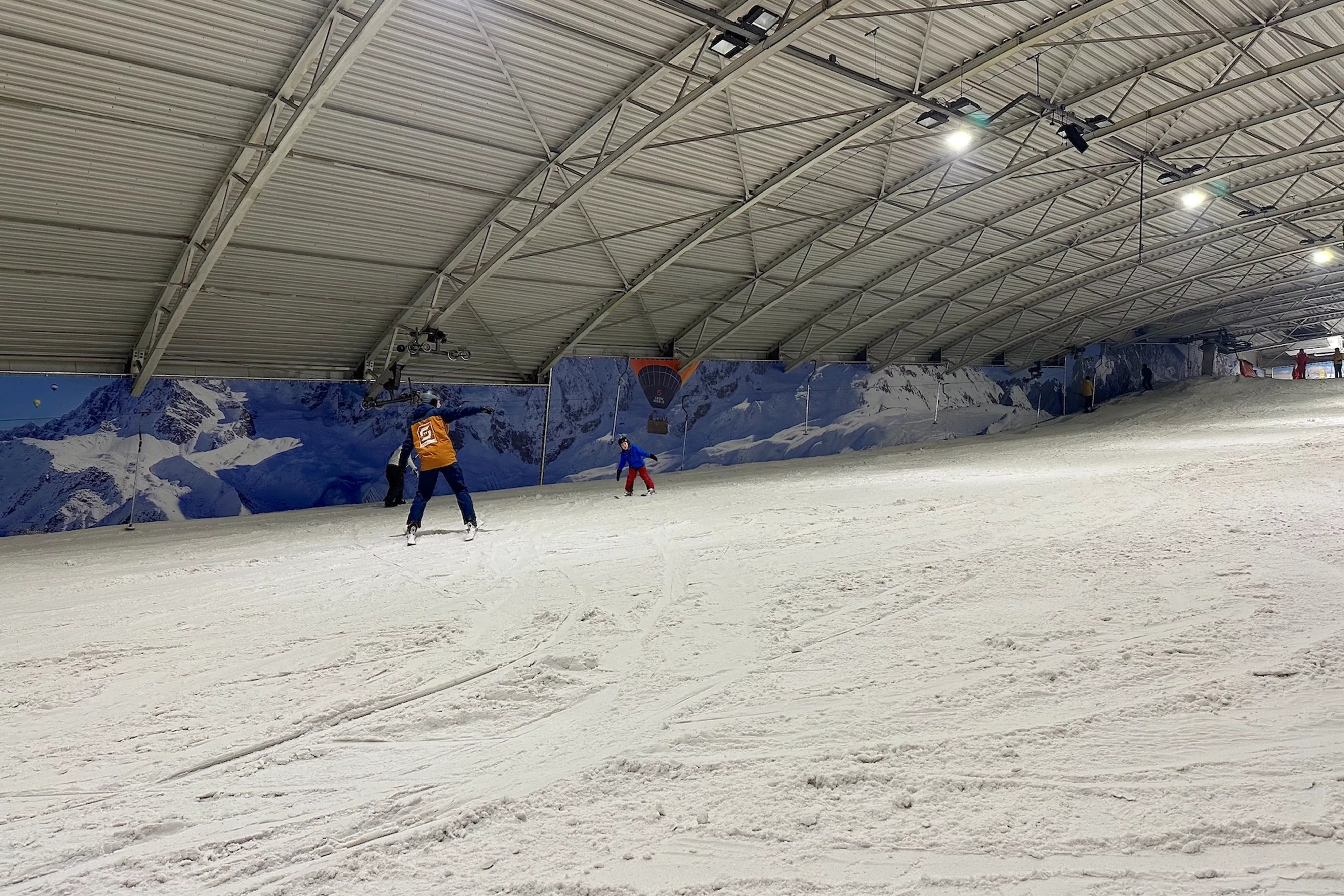 De voordelen van skilessen in een indoor skihal