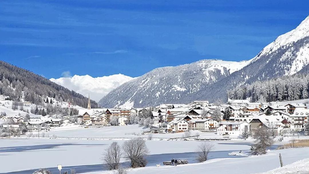krysantemum skrædder redaktionelle Reschenpass: St. Valentin ski | ski holidays in Italy
