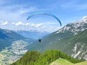 Nederlandse paraglider (44) maakt noodlanding in Neustift Nederlandse paraglider (44) maakt noodlanding in Neustift