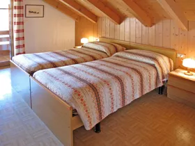 Lola (ENA431) Lola (ENA431)