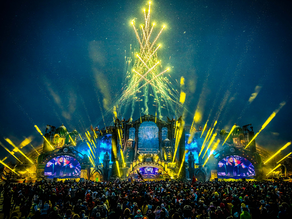 51749 - Tomorrowland Winter in Alpe d'Huez: alle Infos zu Tickets, Line-Up und Skigebiet