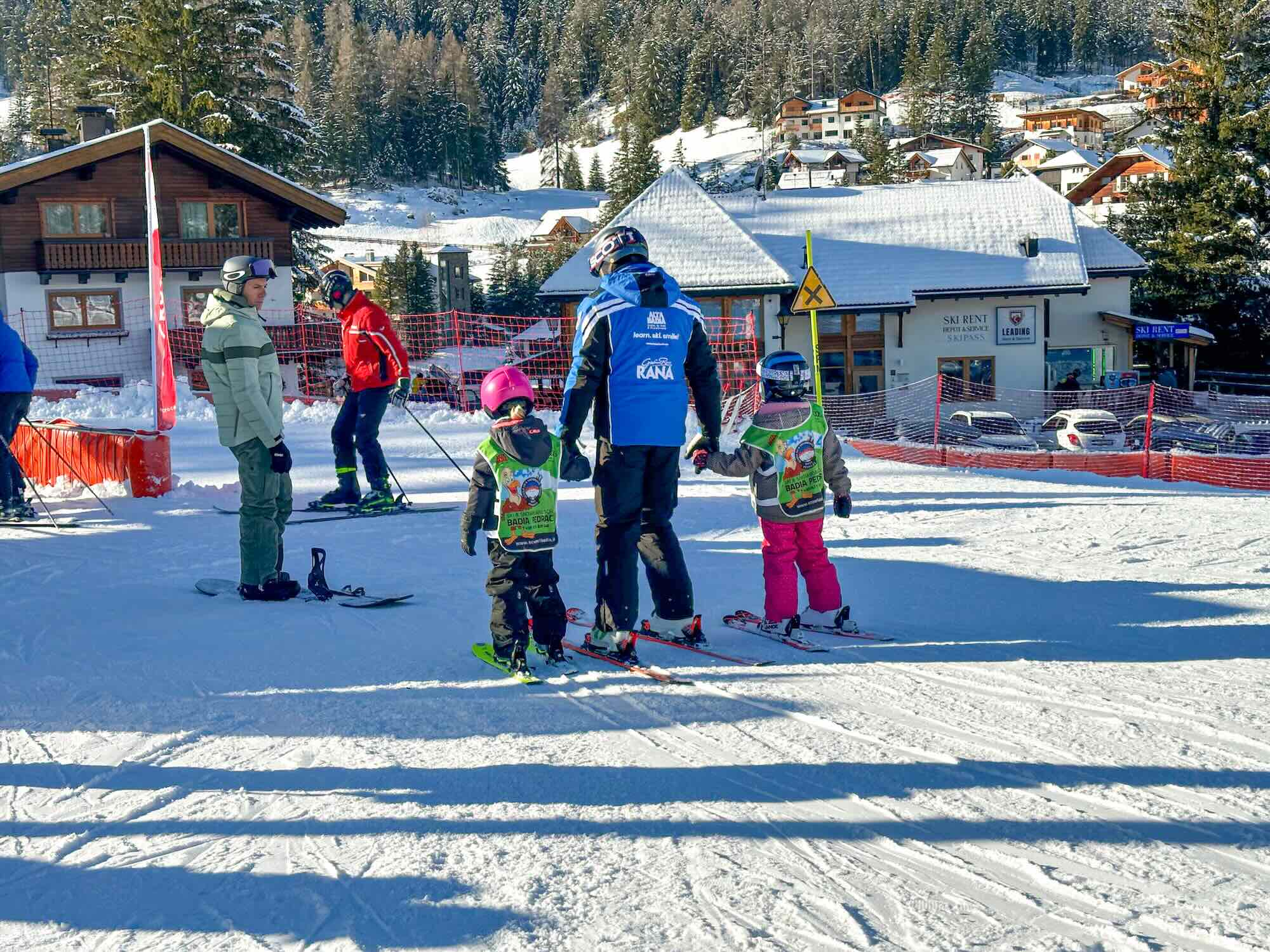 Kindjes Met Skileraar Alta Badia