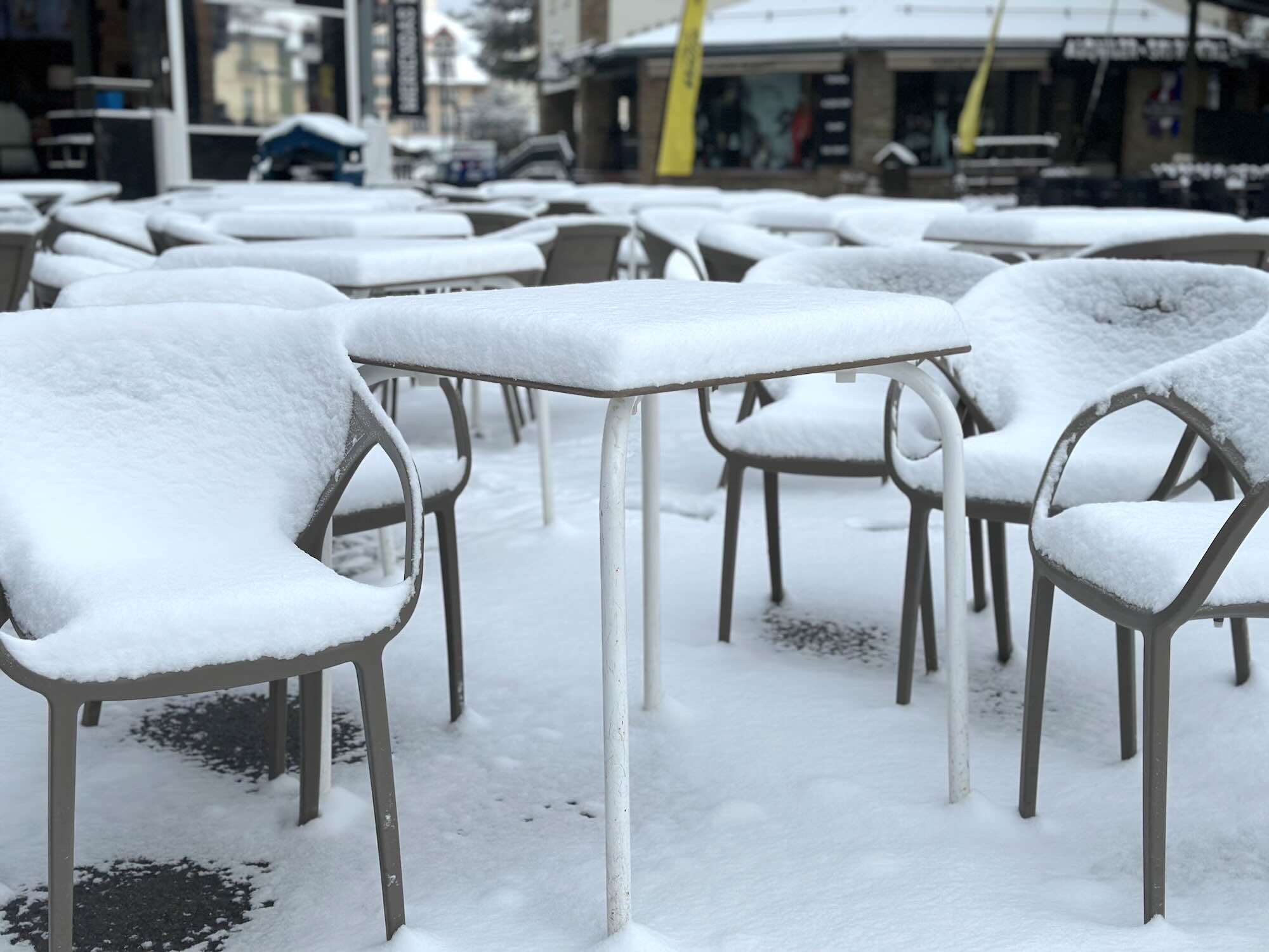Sneeuw Op Terras Einde Lente Terug Naar Winter