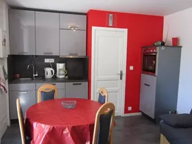 Châtel Petit Châtel Châtel Petit Châtel