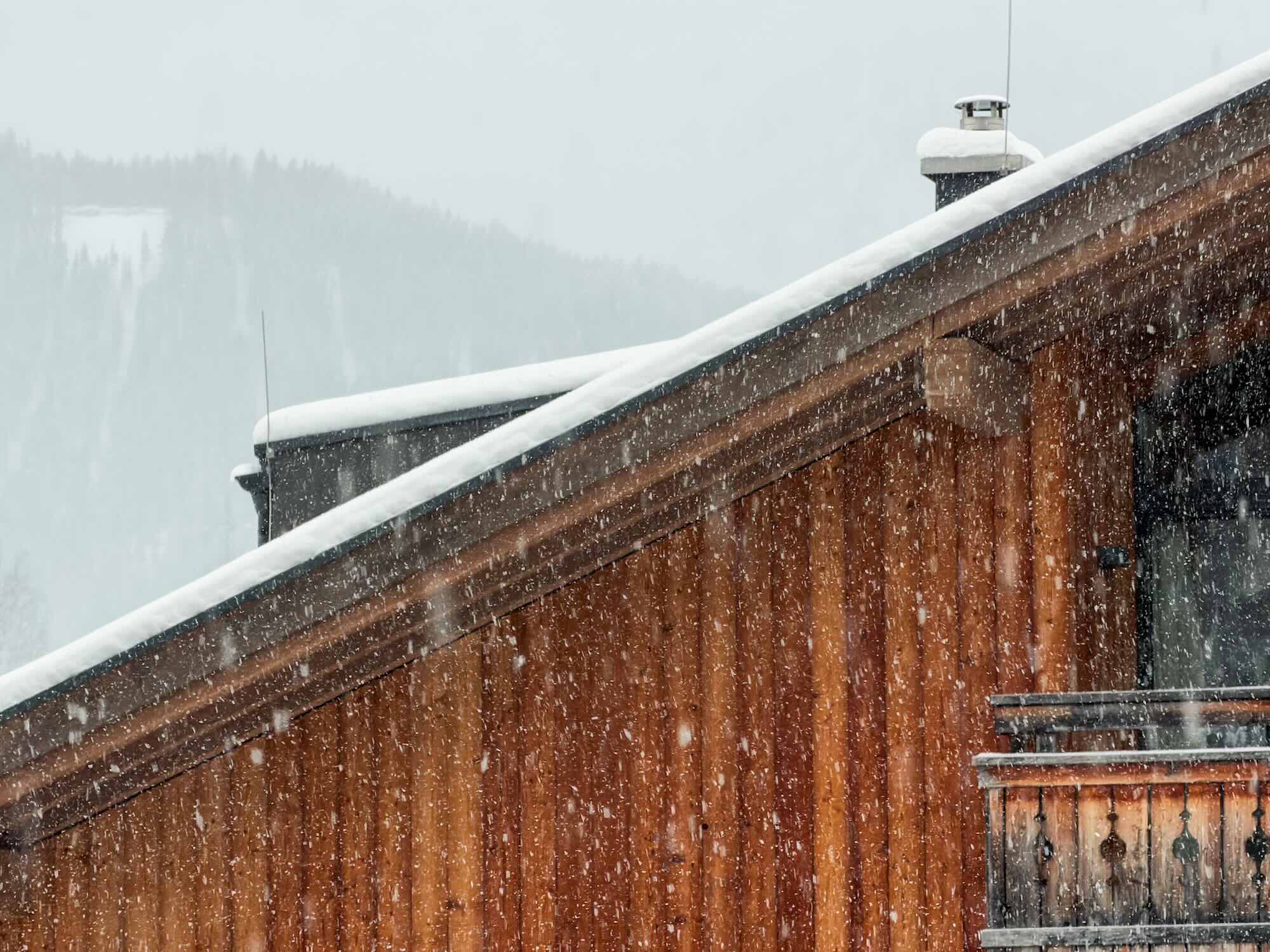 Sneeuwvlokken Bij Chalet