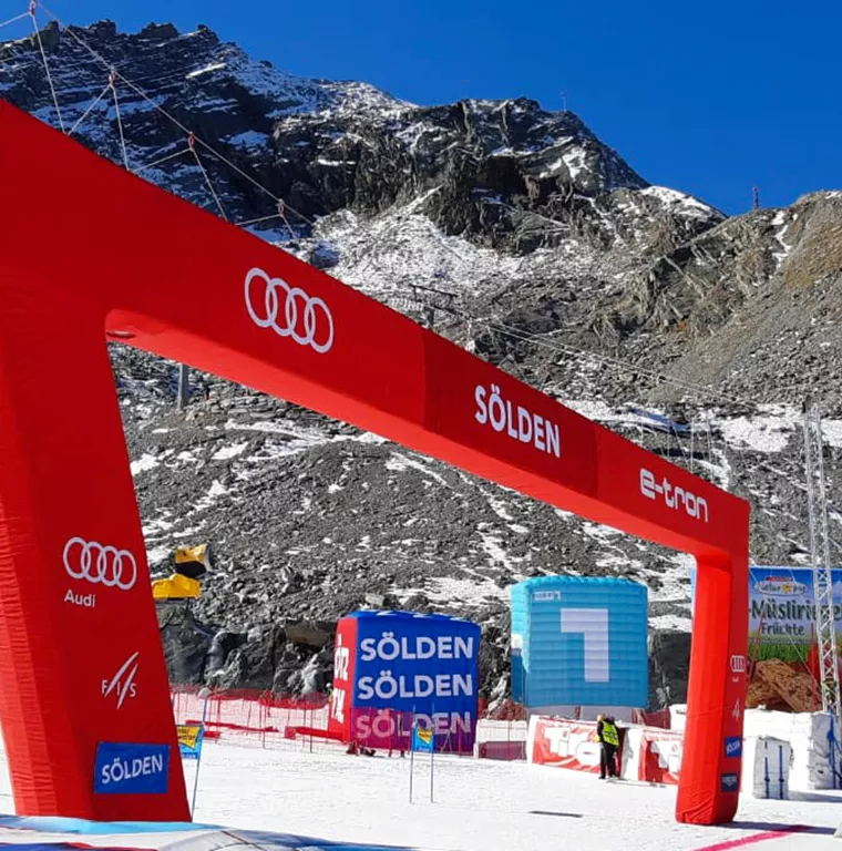 HahnenkammRennen 2025 legendarische World Cup in Kit...