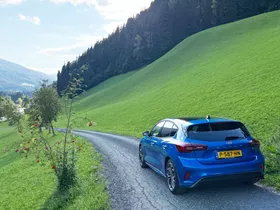 10 dingen die je niet moet doen als je met de auto in de bergen bent 10 dingen die je niet moet doen als je met de auto in de bergen bent