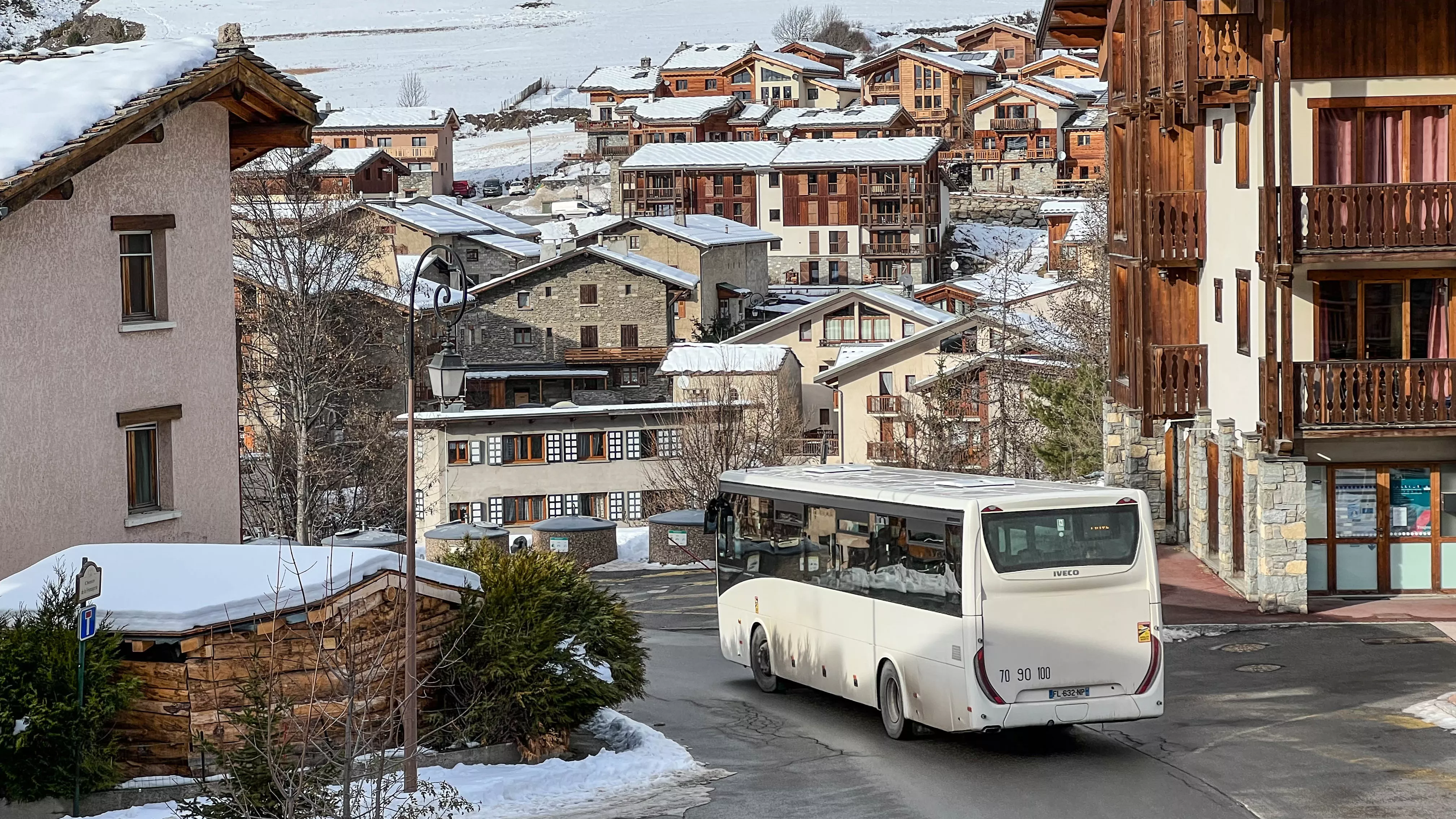 Snow Bus Met de bus op skivakantie: informatie en tips