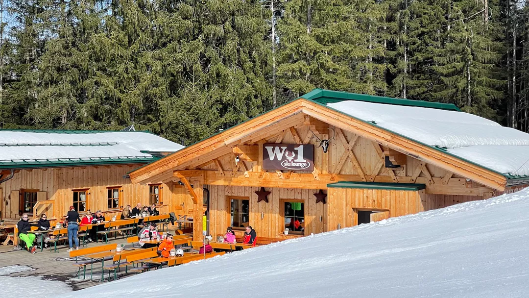 W1 Ski Lounge