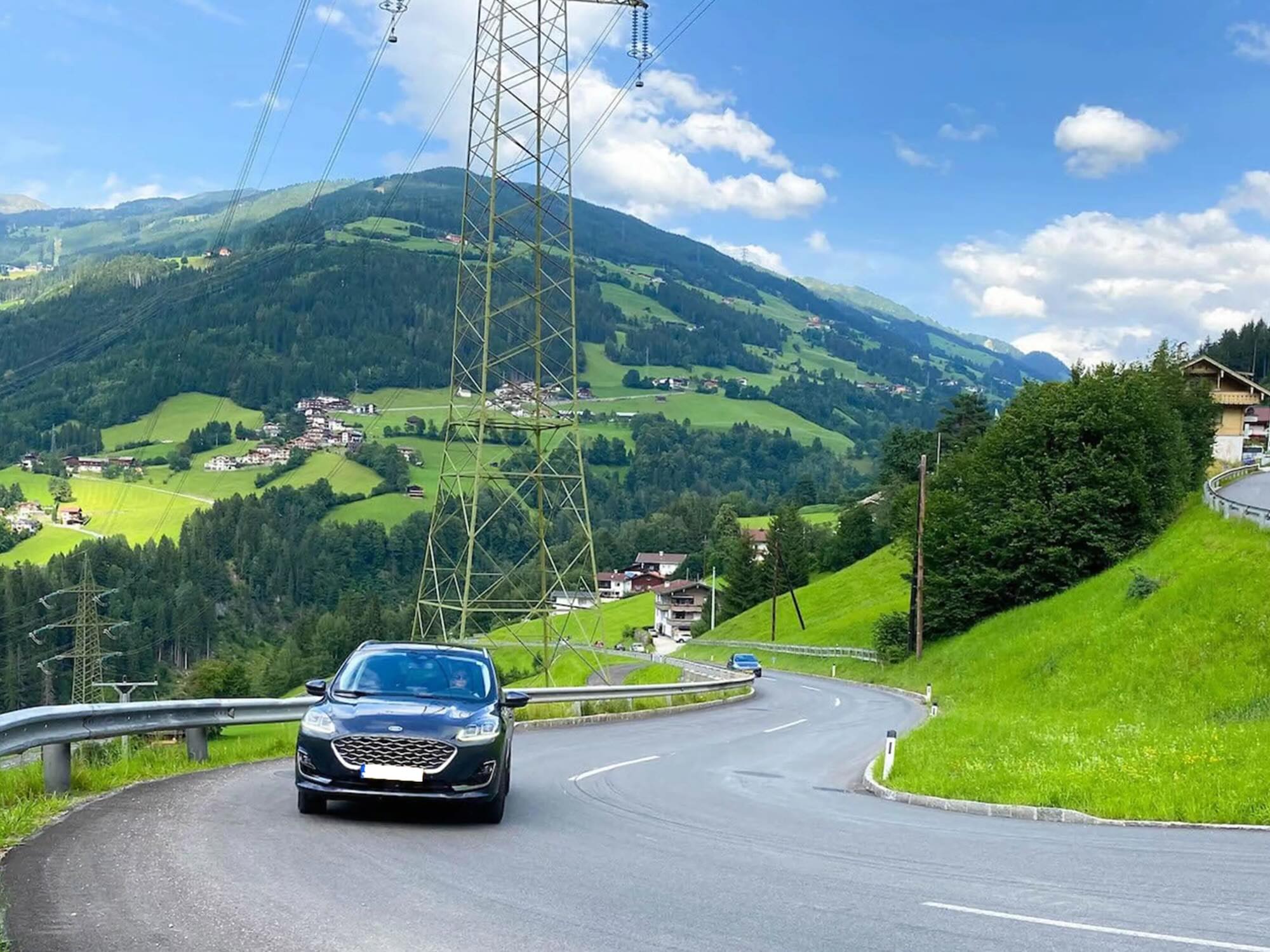 Auto Auf Bergstraße
