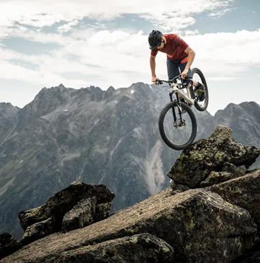 Uitdagende wandel- en fietsroutes in de bergen van Paznaun Uitdagende wandel- en fietsroutes in de bergen van Paznaun