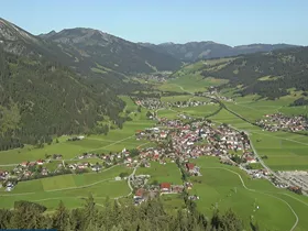 Grote evacuatie na stroomstoring door graafmachine in Tannheimer Tal Grote evacuatie na stroomstoring door graafmachine in Tannheimer Tal