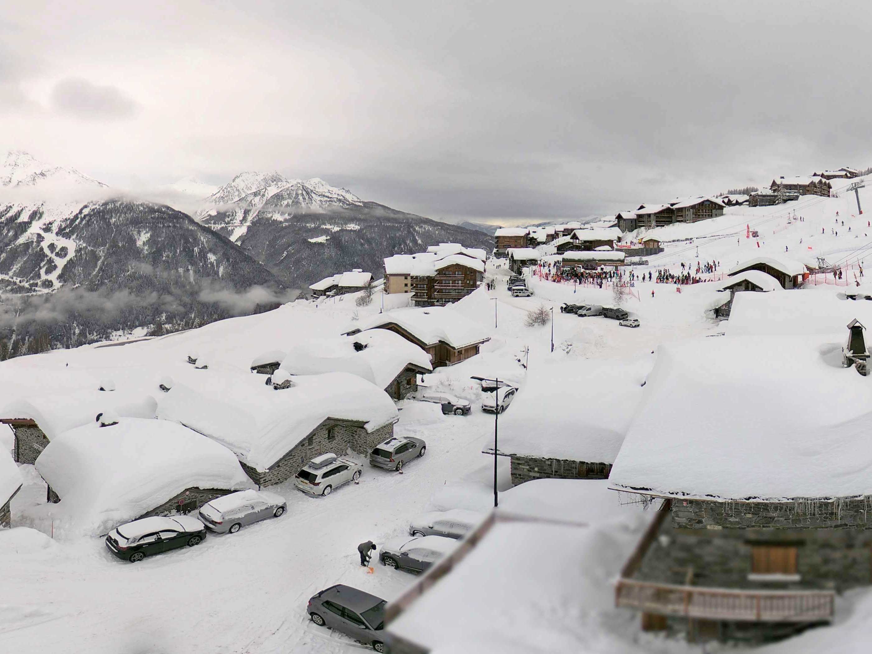 Sneeuwdump in de Alpen La Rosière bizar veel sneeuw
