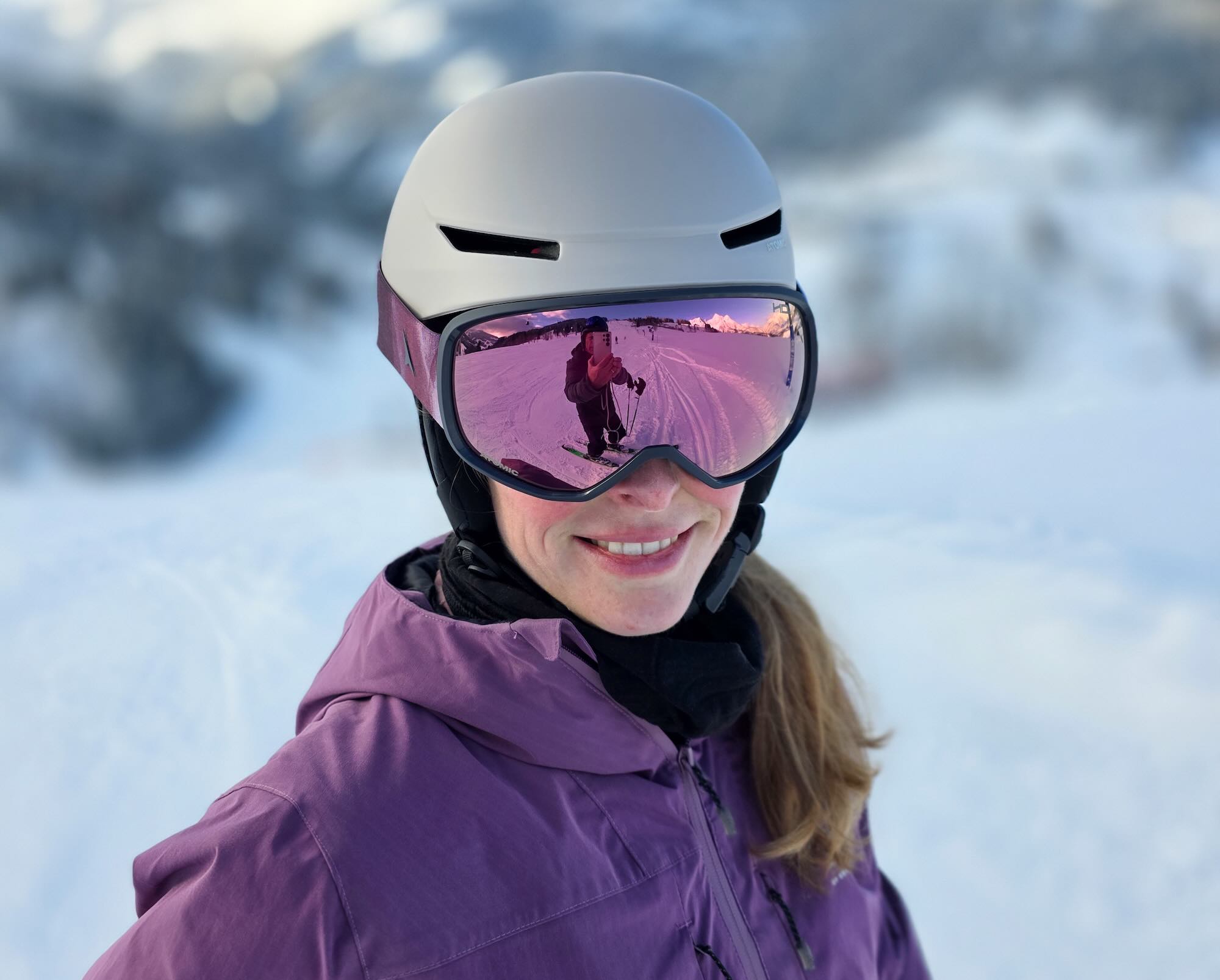 Met Skihelm De Piste Op