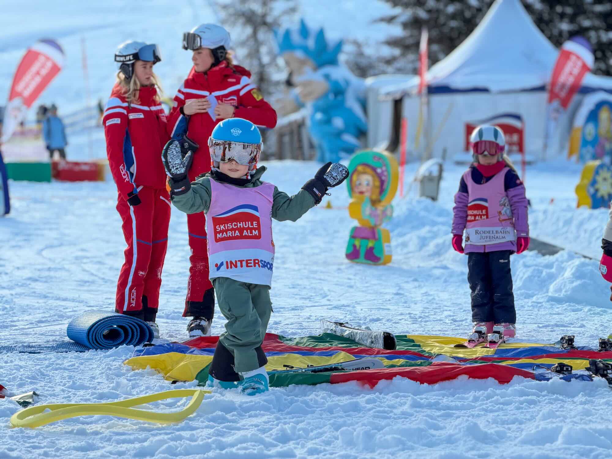 Trots En Blij Kind Op Skiles