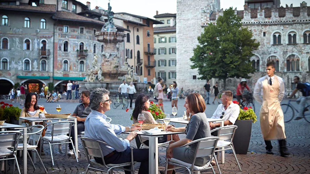Valle dell'Adige - Trento - Piazza Duomo - Aperitif time