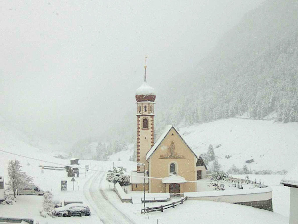 51204 - Frischer Schneefall: in Österreich geht es LOS!