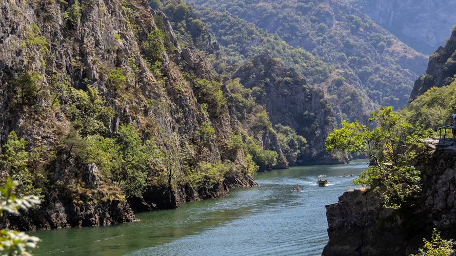 Matka Monastery Hike bij Matka Canyon in Noord-Macedonië: Monastery of...