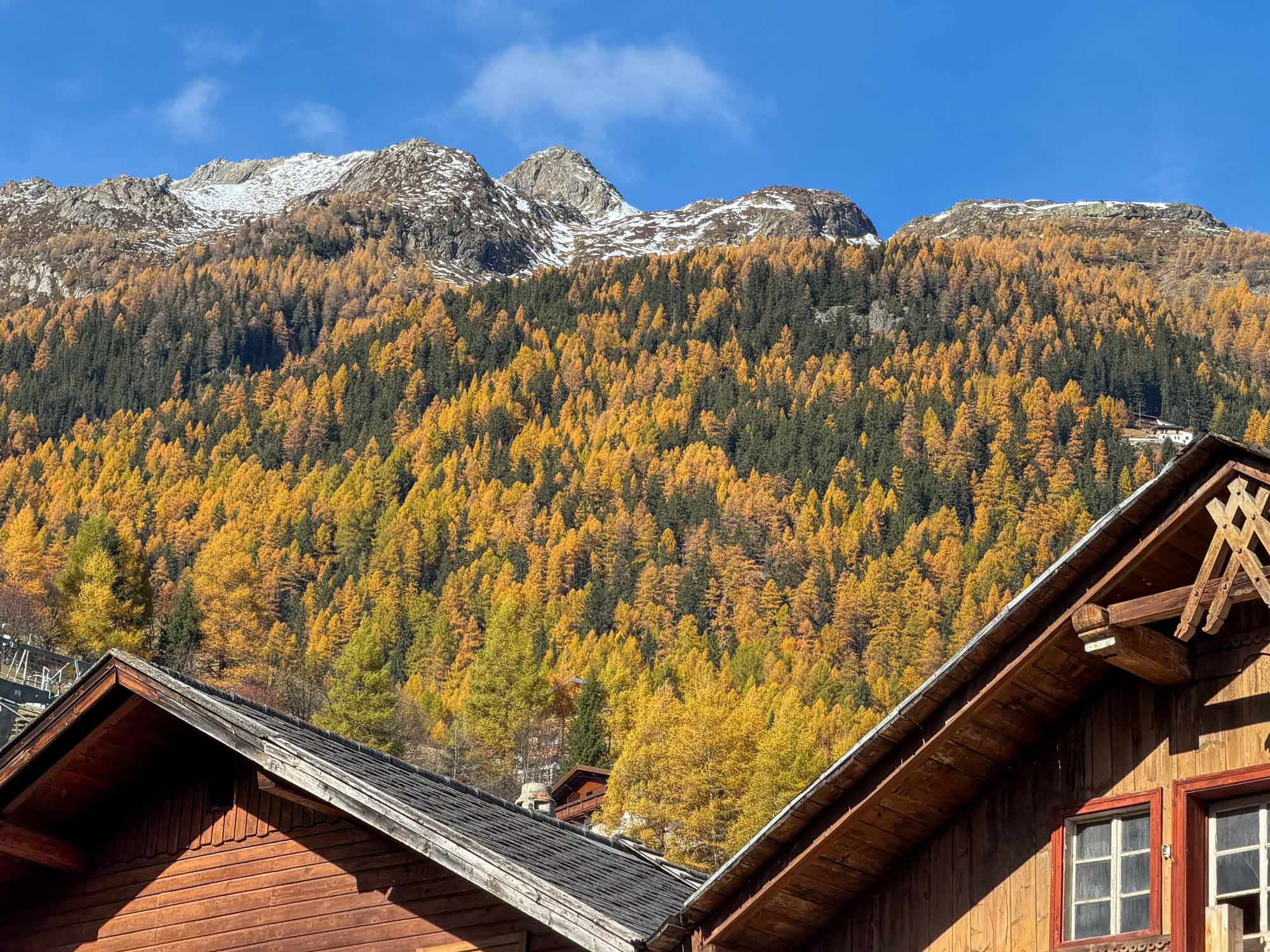 Herfst Besneeuwde Toppen
