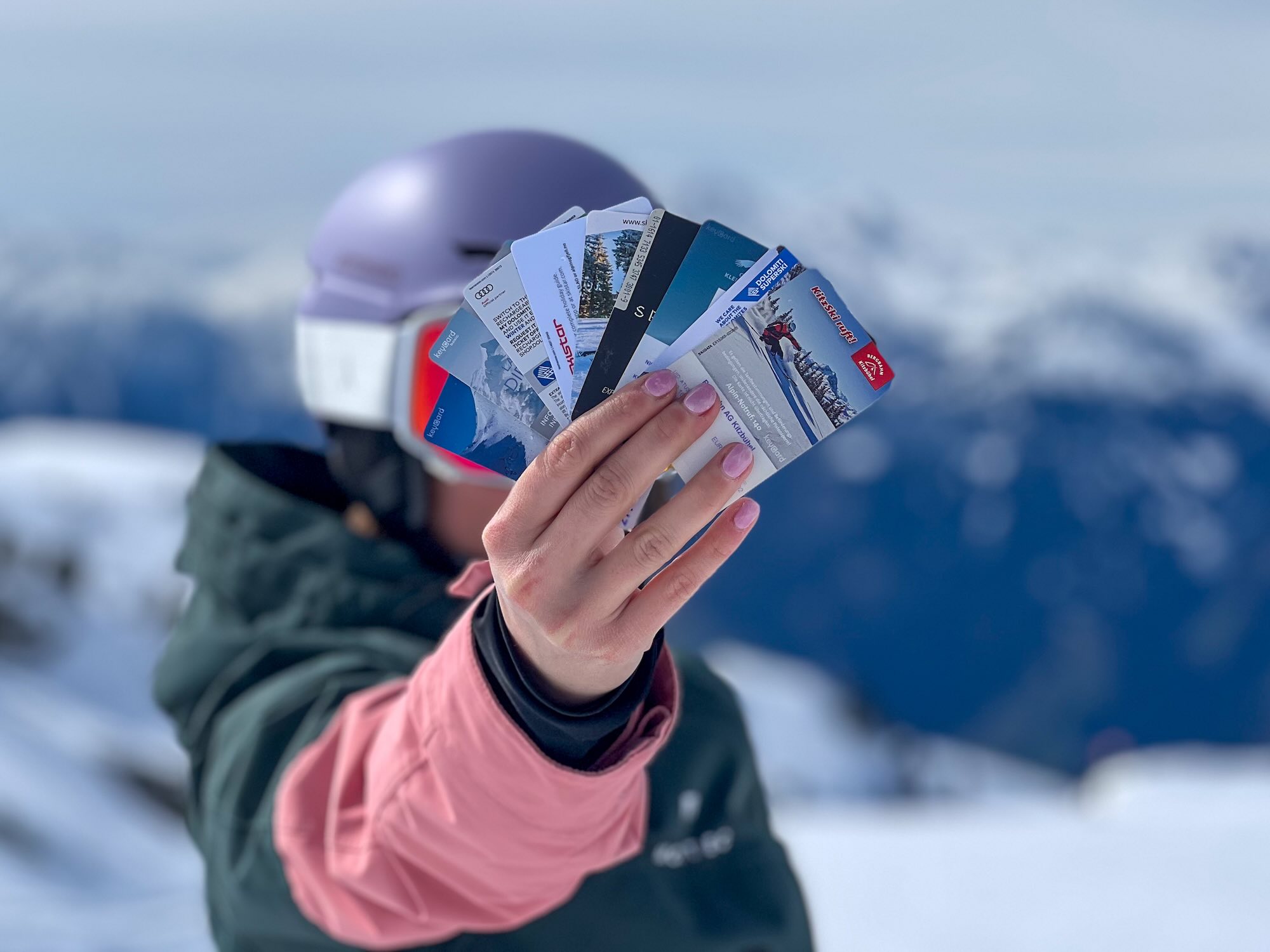 Skipassen In Hand (1)