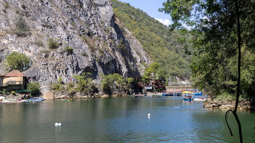 Matka Monastery Hike bij Matka Canyon in Noord-Macedonië: Monastery of...