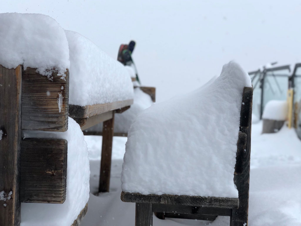 50222 - Alpenweer: livebeelden van de sneeuwdump! (2)