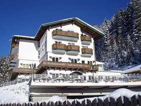 Almhotel Hahnbaum Almhotel Hahnbaum