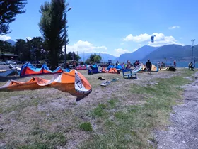 Kitesurflessen in Dervio vanaf 12 jaar Kitesurflessen in Dervio vanaf 12 jaar