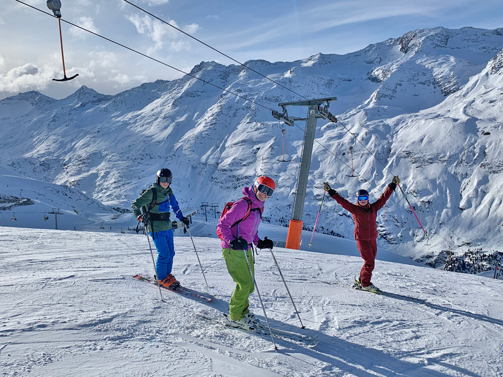 17118 - Je hebt altijd een vriend of familielid op wintersport die… (2)