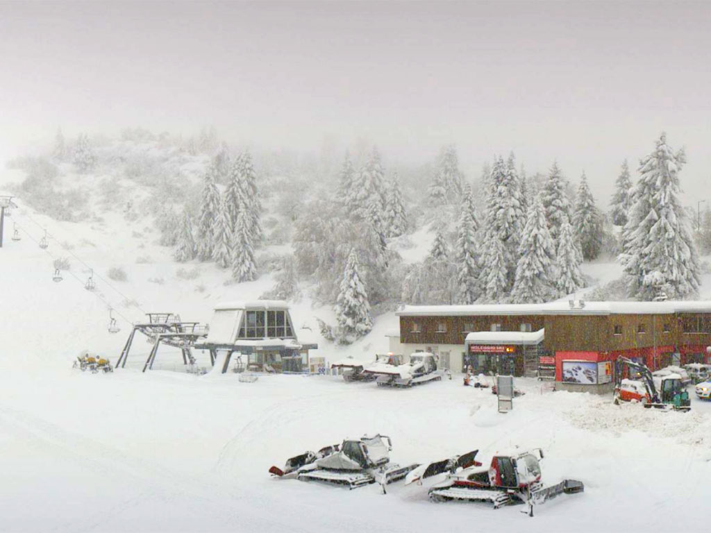 51303 - Webcams: snowvember dumpt maar door! (3)