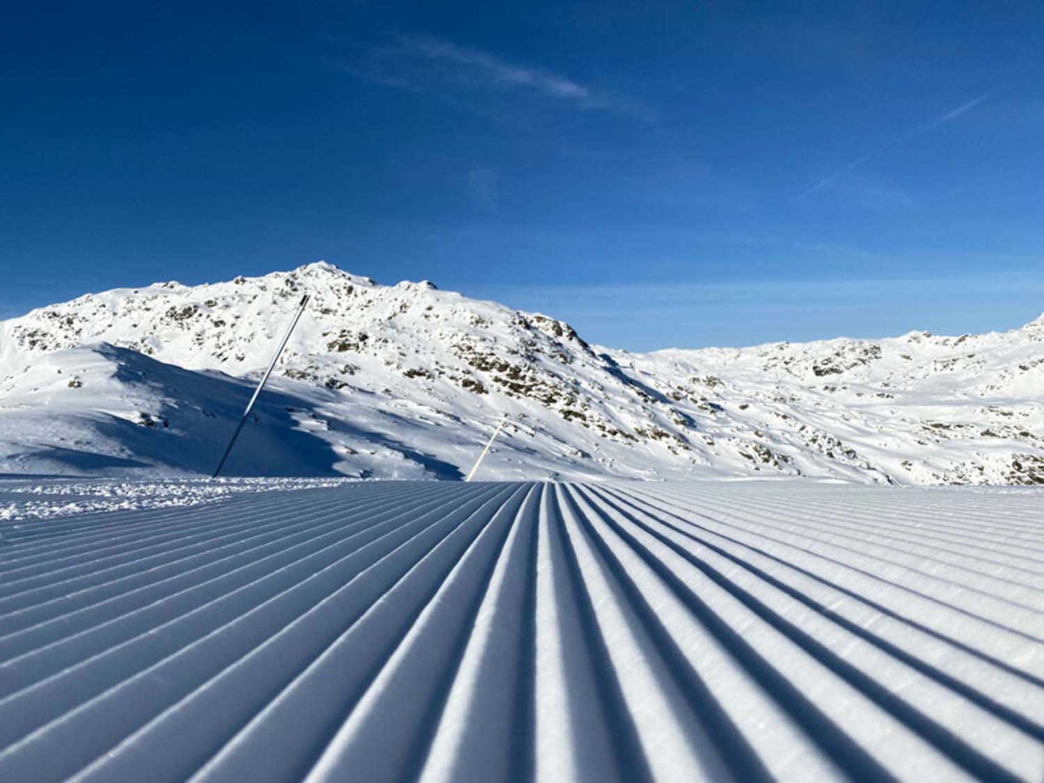 54283 - Weltrekord in 24 Stunden: Skifahren in so vielen Skigebieten wie noch nie (1)