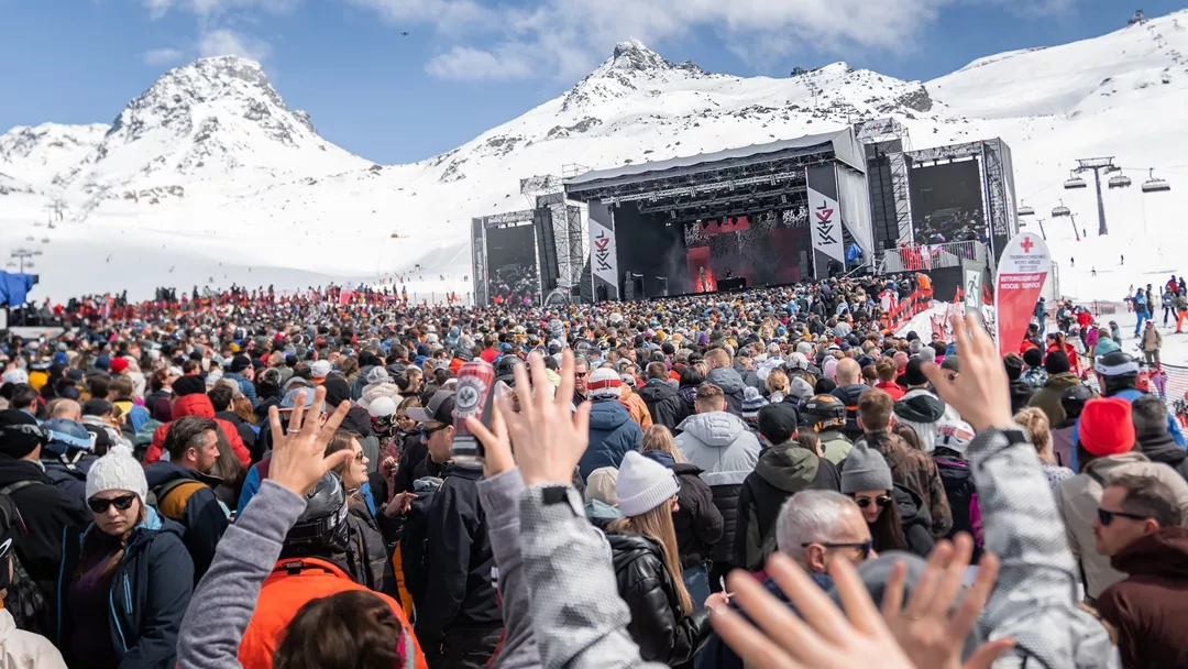 Top Of The Mountain Concert (1) Top Of The Mountain Concert (1)