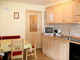 Spinel (CPO398) Spinel (CPO398)