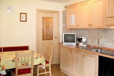 Spinel (CPO398) Spinel (CPO398)