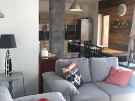 Chalet-appartement de Louis met buiten-jacuzzi Chalet-appartement de Louis met buiten-jacuzzi