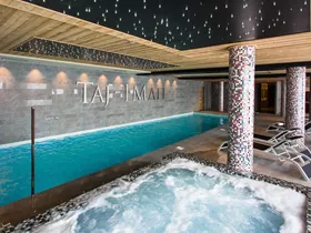 Hotel Taj-I Mah Hotel Taj-I Mah