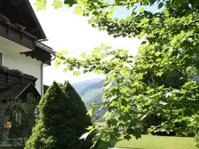 Dirndl und Bua Dirndl und Bua