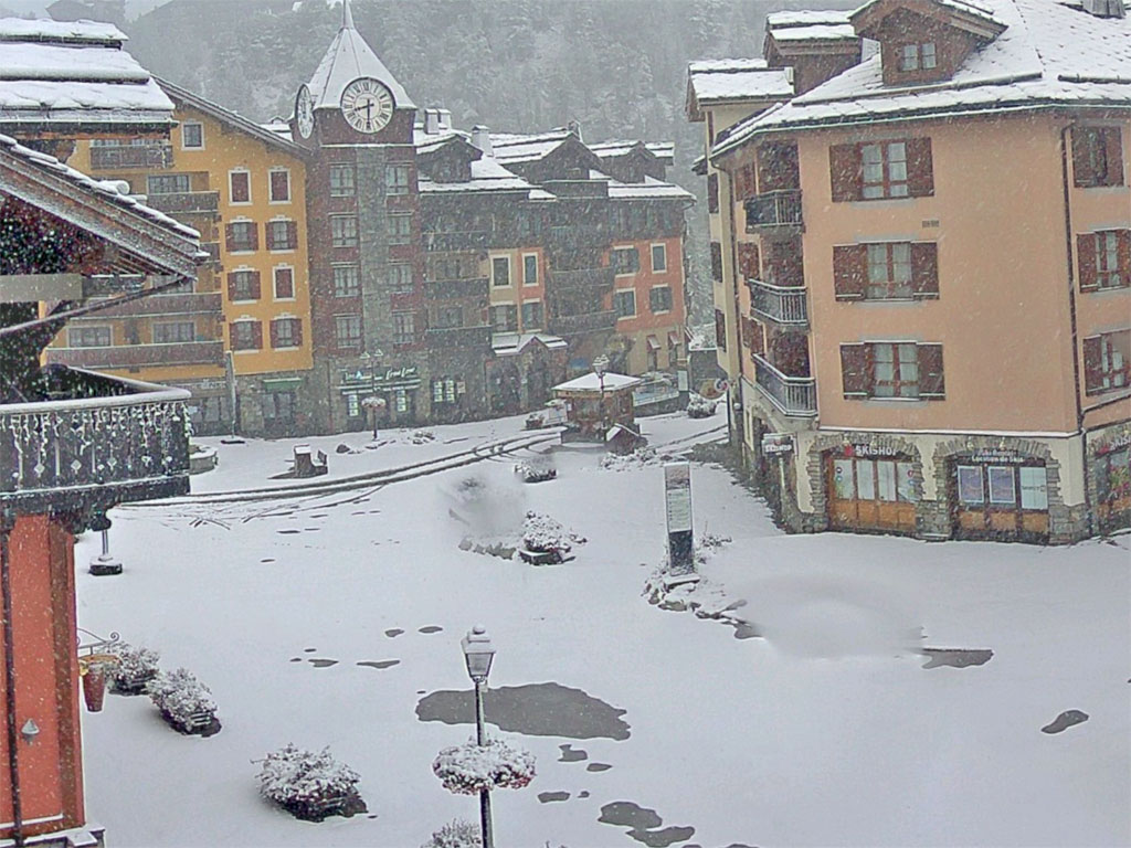 52748 - Webcams: eerste sneeuwdump winter 2020/2021 van start! (3)