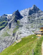 Wandelen Grindelwald: Berghaus Bäregg (1775 meter) Wandelen Grindelwald: Berghaus Bäregg (1775 meter)