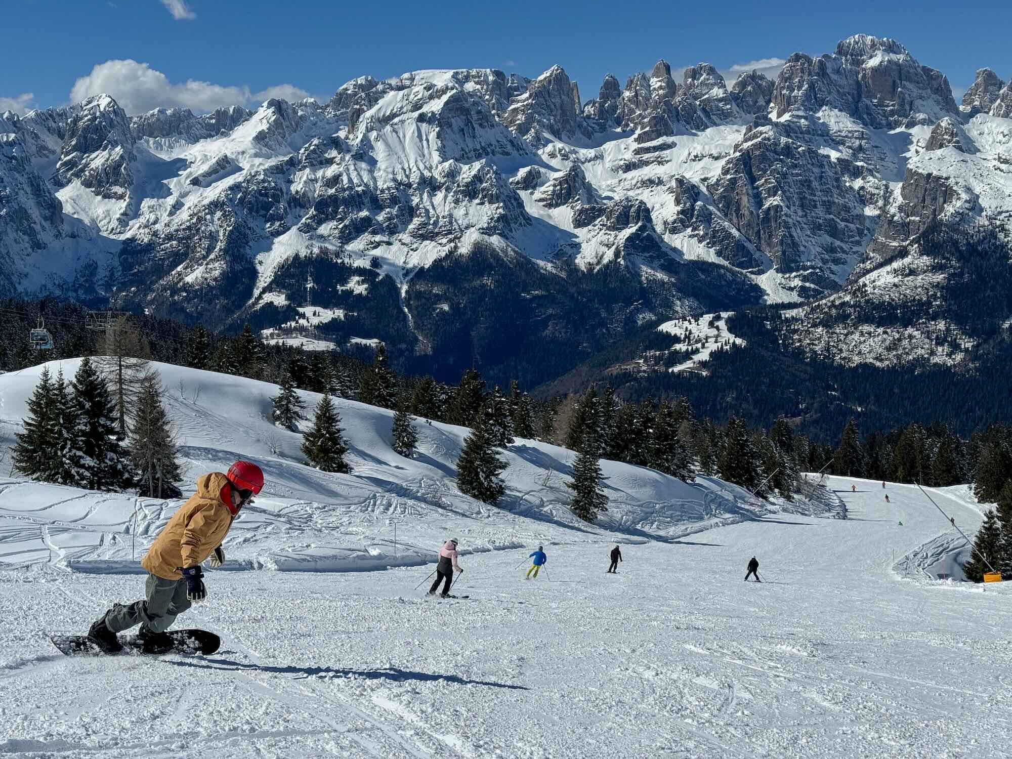 Rustige Piste In Klein Skigebied Paganella In Italie